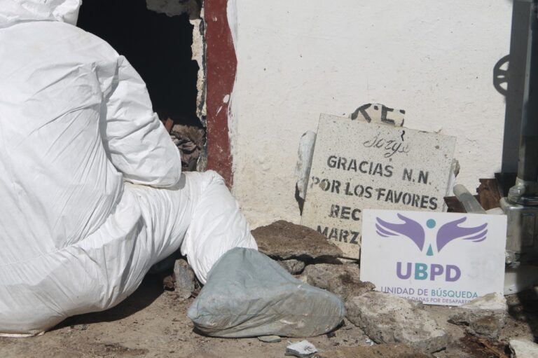 Unidad de Búsqueda interviene tres pabellones de caridad del cementerio de Puerto Berrío, Antioquia