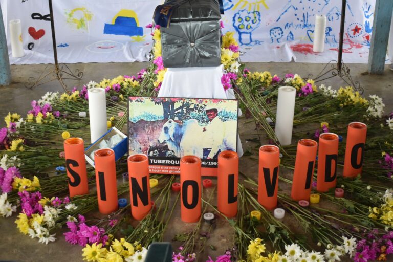 La Unidad de Búsqueda y la JEP hacen entrega digna del cuerpo de Isaac Tuberquia, líder de Curbaradó (Chocó) desaparecido hace 26 años