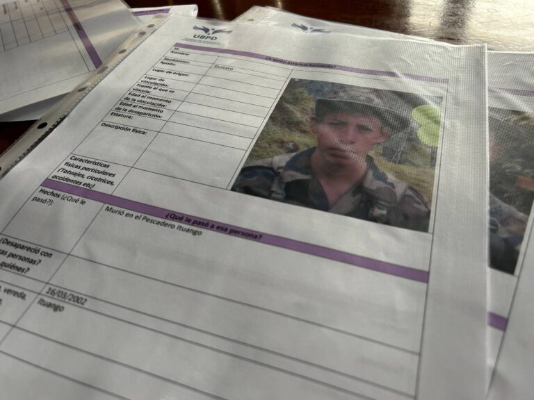 Manual para buscar a los combatientes desaparecidos que no conocieron el Acuerdo de Paz