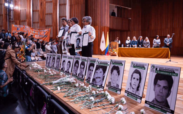 Ocho de los jóvenes del Caso Colectivo 82 recibieron el grado simbólico por la Universidad Nacional