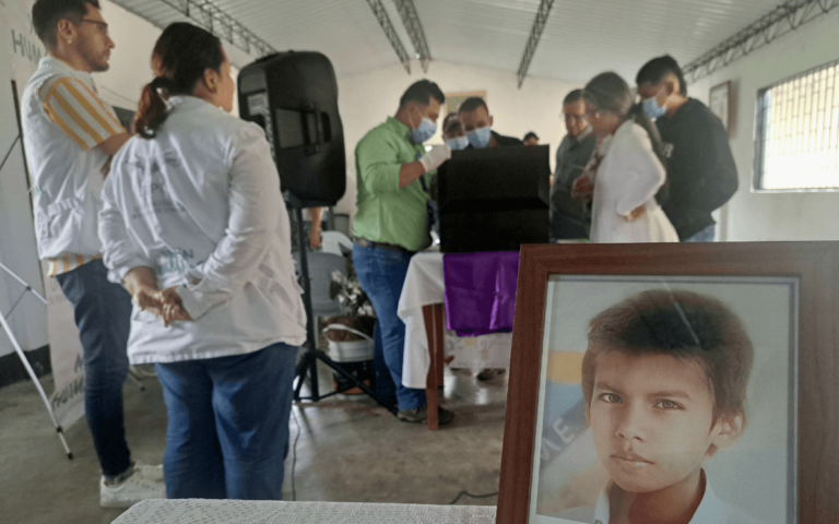 Tras 25 años de su desaparición, el cuerpo de un joven recolector de café fue entregado a su familia en Ataco