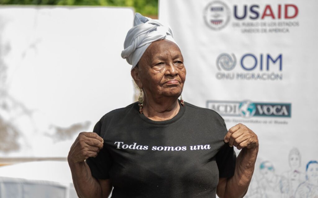 El equipo de la UBPD y de USAID en el cementerio Albornoz de Cartagena