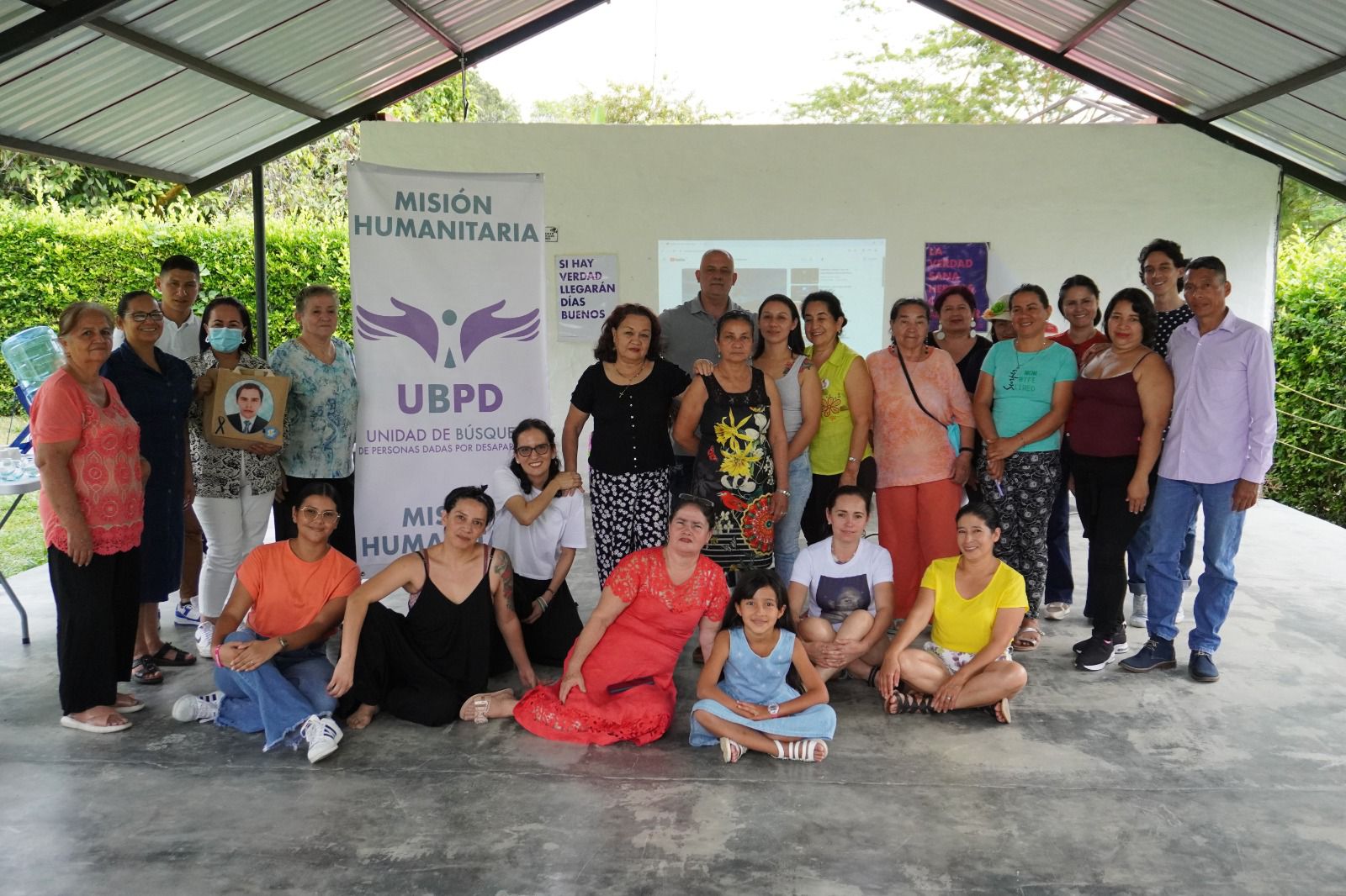 Mujeres buscadoras del Huila en taller de formación artística con la UBPD