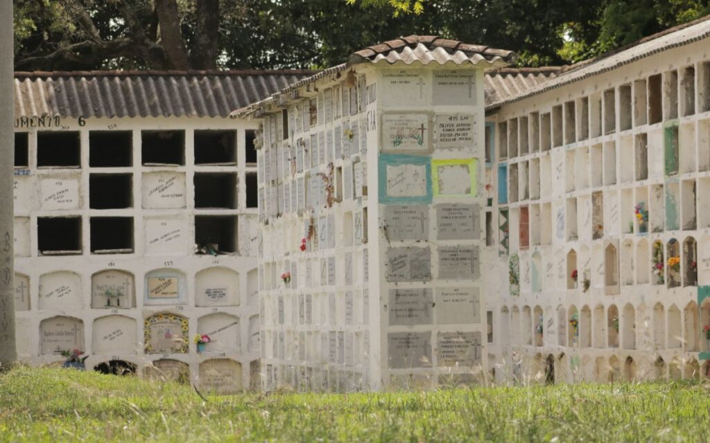 Panorámica del cementerio urbano de Siloé, en Cali