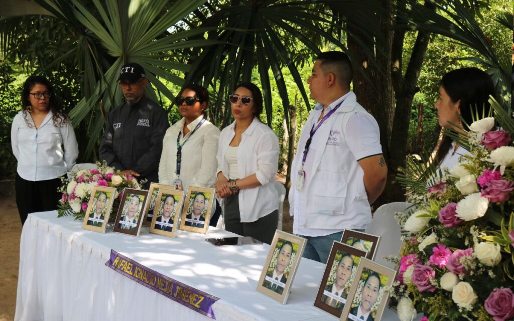 La entrega digna a sus familiares del cuerpo de Rafael Mejía Jiménez en el municipio de Guamal, de Magdalena. 