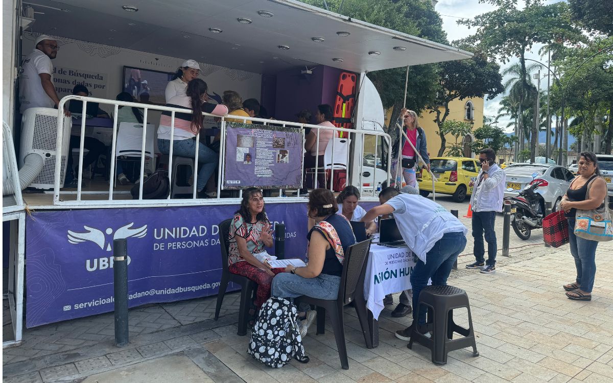 Equipo de la UBPD en uno de los recorrido de La Ruta Buscadora por el país