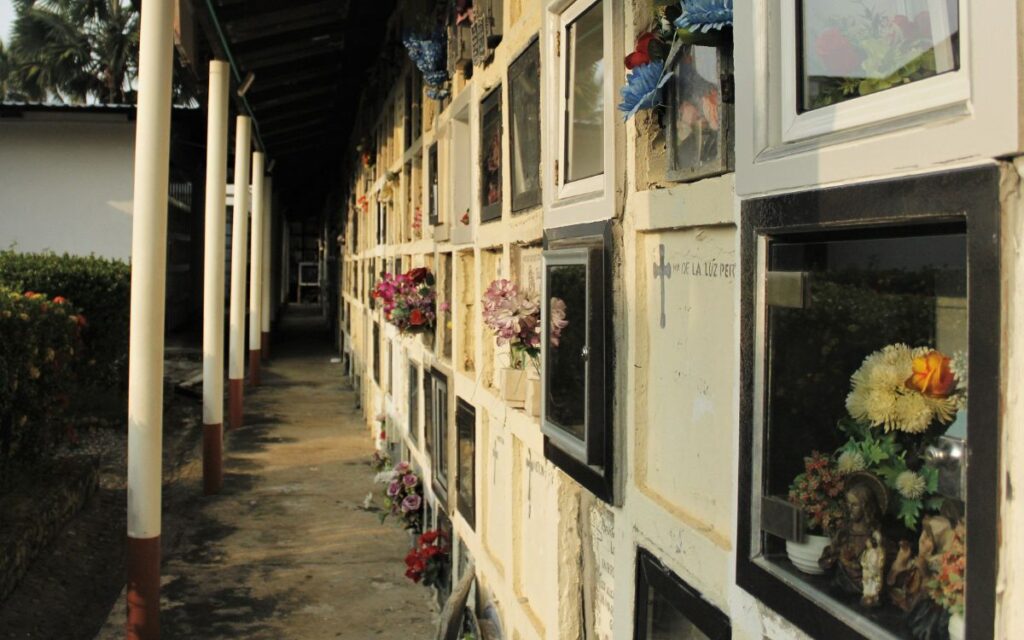 Planos del cementerio Jardín del Amor en el municipio de Tarazá, en Antioquia.
