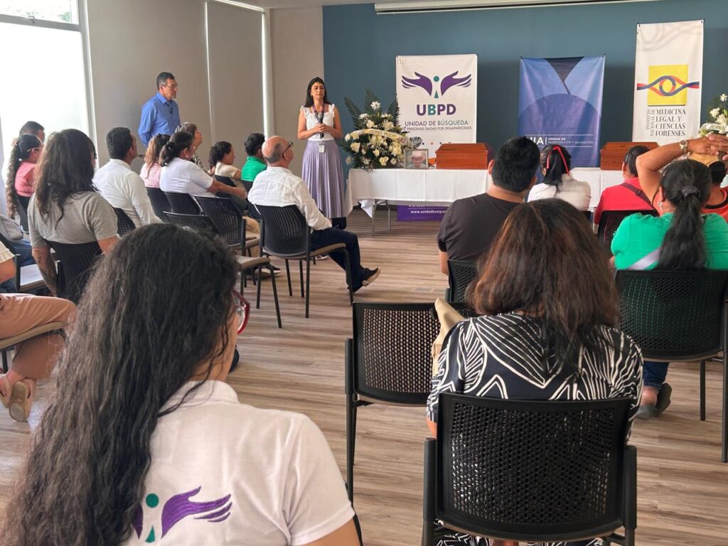 Dos cuerpos fueron recuperados en el cementerio de Yopal y entregados dignamente a sus familias. Funcionarios de la Unidad de Búsqueda, la JEP y Medicina Legal hacen las entregas a las familias