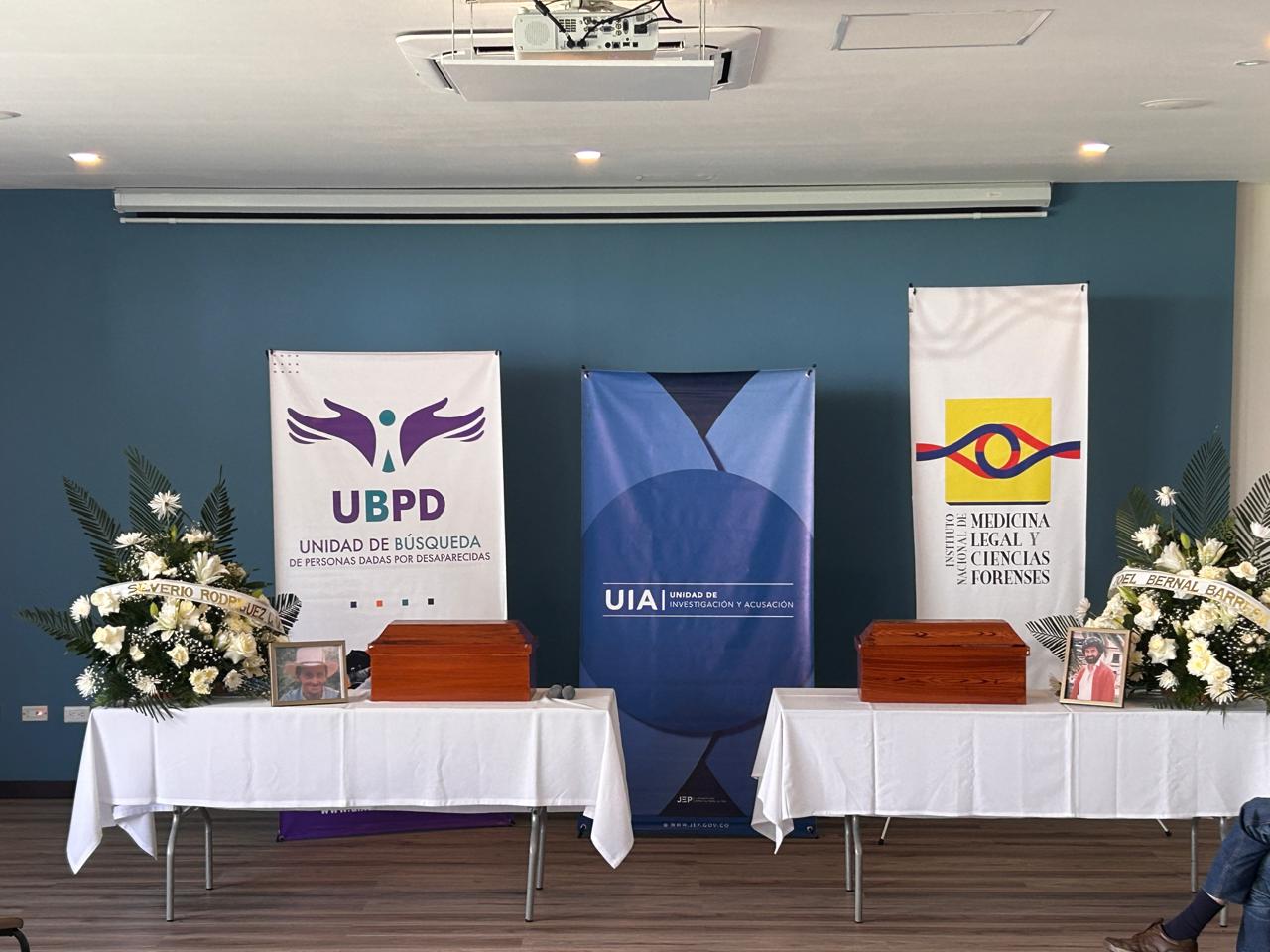 Dos cuerpos fueron recuperados en el cementerio de Yopal y entregados dignamente a sus familias. Funcionarios de la Unidad de Búsqueda, la JEP y Medicina Legal hacen las entregas a las familias