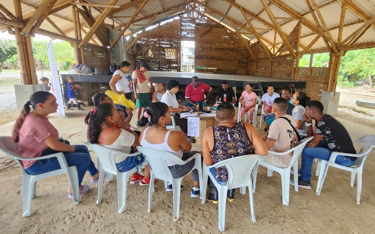 Firmantes de paz en el Carmen del Darién durante ejercicios pedagógicos en el Chocó