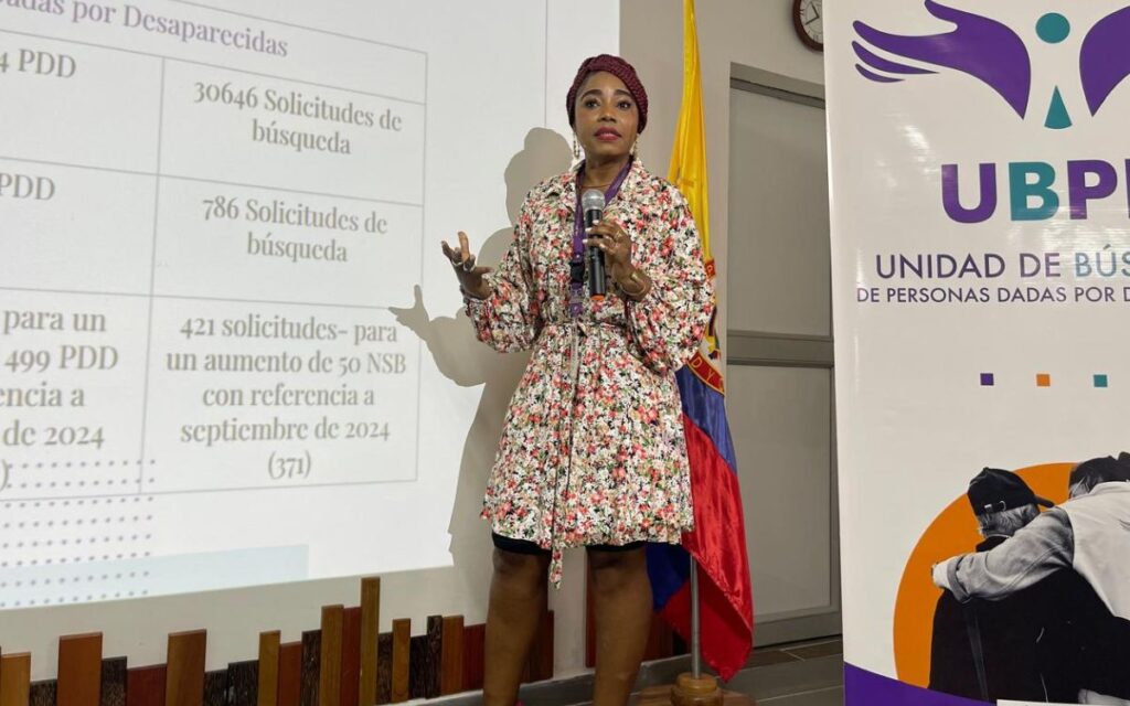 Funcionarias de la Unidad de Búsqueda en el Chocó hablan con periodistas locales de ese departamento