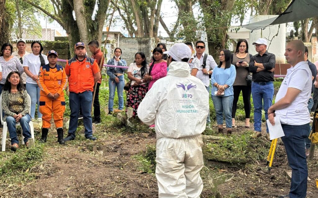 En cementerio de Pitalito, en el Huila, 23 cuerpos de personas dadas por desaparecidas fueron recuperados. Familias buscadoras fueron atendidas por funcionarios de la Unidad de Búsqueda.