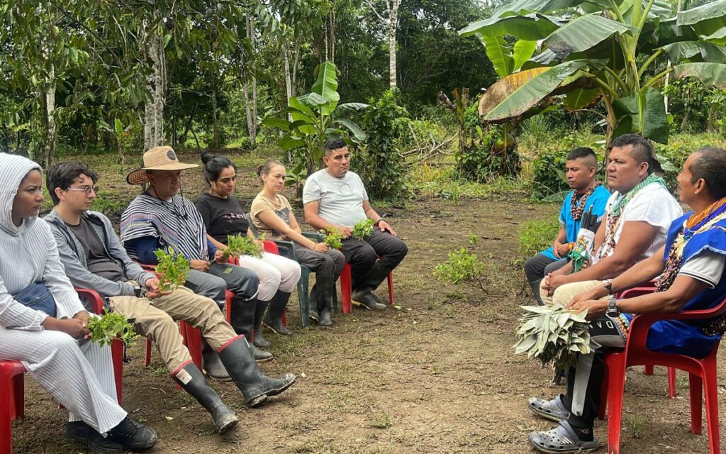 Equipo de la Unidad de Búsqueda en una jornada de recuperacionde de cuerpo en Puerto Asis