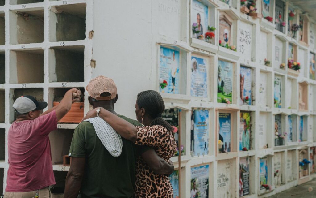 La JEP, la Unidad de Búsqueda y Medicina Legal entregan cuerpos de tres víctimas de desaparición en el Urabá antioqueño y en Chocó