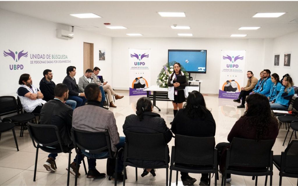 Unidad de Búsqueda, JEP y Medicina Legal entregan dignamente el cuerpo de Mauricio Neiva, quien había desaparecido hace 45 años.