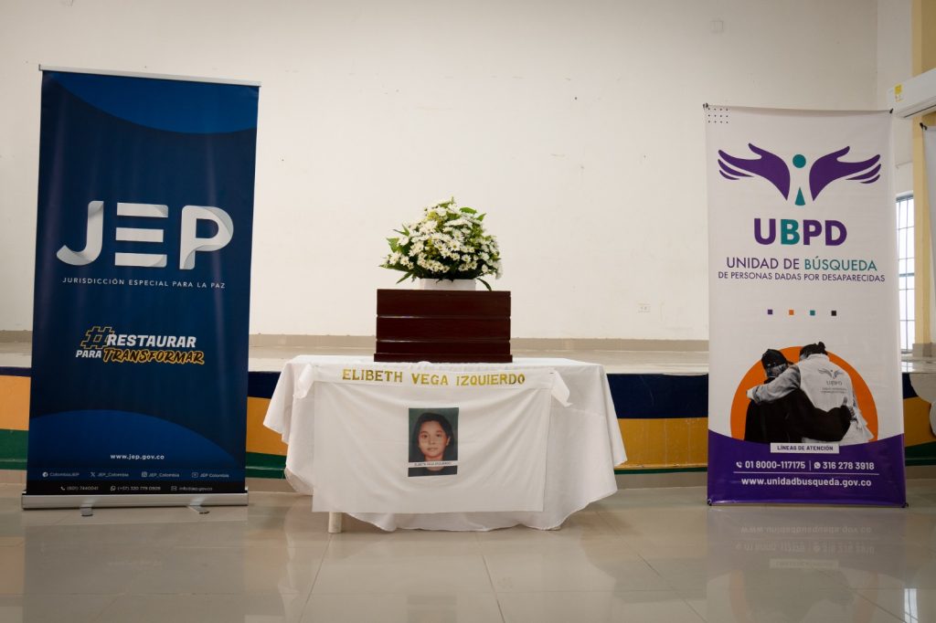 Elibeth regresó a la comunidad Sabanas de Joaquina en medio de las costumbres del pueblo Wiwa. Entrega digna culturalmente pertinente en San Juan del Cesar, en La Guajira