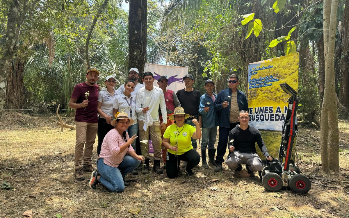Hasta la vereda Cuernavaca, una zona apartada a orillas del río Chitamena, en Casanare, llegó un grupo de mujeres con una idea fija: avanzar en la búsqueda de sus seres queridos. Lo hizo junto con la Unidad de Búsqueda de Personas dadas por Desaparecidas (UBPD), que intervino un terreno de más de 800 metros cuadrados. Este lugar fue identificado gracias al trabajo de la Fundación Yovany Quevedo - Lazos de Vida como un sitio de interés forense, donde habrían sido inhumadas tres personas desaparecidas en el contexto del conflicto armado. Una de ellas fue recuperada años atrás por la Fiscalía General de la Nación, también a partir de la información suministrada por la misma organización.
