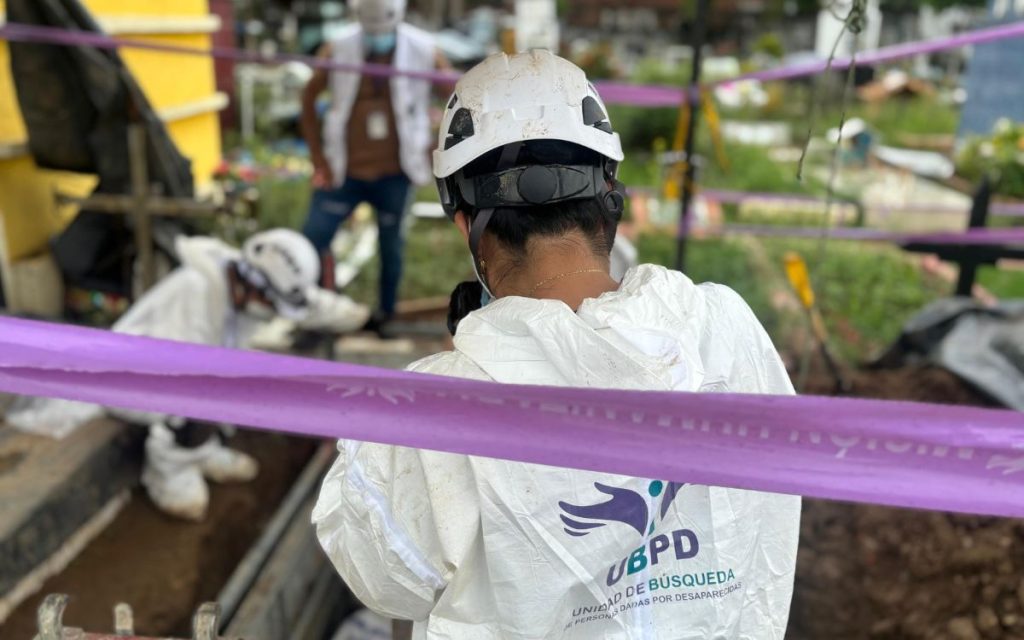 Entre el 22 y el 27 de abril, un equipo forense de la UBPD adelanta labores de recuperación de aproximadamente 11 cuerpos de personas desaparecidas en el contexto del conflicto armado en el Cementerio Central de Neiva, Huila.