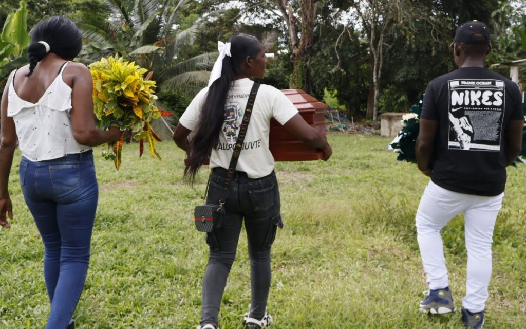 El 23 de diciembre de 2012, en la comunidad de San José del Guayabo, en Tumaco, 'Tuti', como cariñosamente llamaban a Carlos Aníbal Rua Caicedo, salió de su casa y no regresó. La familia celebraba las vísperas de la Navidad cuando se produjo su desaparición.