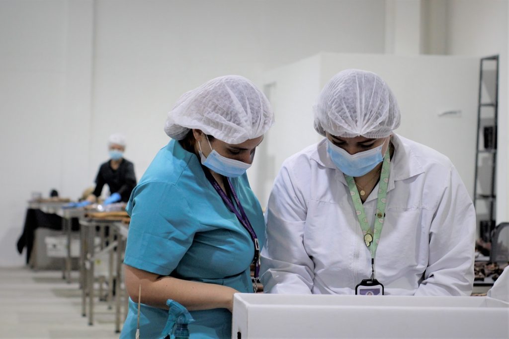 En marzo de 2025, la Unidad de Búsqueda de Personas dadas por Desaparecidas (UBPD) y el Instituto Nacional de Medicina Legal y Ciencias Forenses crearon en Medellín el Centro Integral de Abordaje Forense e Identificación con el propósito de agilizar la identificación de personas desaparecidas en el contexto del conflicto armado en el noroccidente de Colombia. Tras su inauguración, este espacio recibió 270 cuerpos recuperados por la Unidad de Búsqueda y en solo tres meses de funcionamiento logró abordar el 60 por ciento de estos.