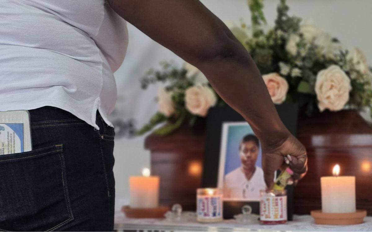 La Unidad de Búsqueda de Personas dadas por Desaparecidas (UBPD) trazó una ruta de alrededor de 800 kilómetros desde Bucaramanga, en Santander, hasta el municipio de La Uribe, en el Meta, para trasladar el cuerpo de Yasmín*, donde su madre y hermanas le esperaban para despedirla.