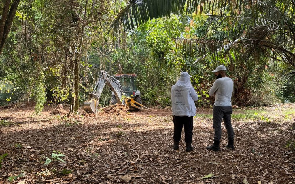 En un esfuerzo conjunto con las familias buscadoras del Colectivo del 16 de Mayo, la Unidad de Búsqueda de Personas dadas por Desaparecidas (UBPD) inició la intervención del predio denominado como 'La Pola', en zona rural de Sabana de Torres, en Santander. Según las investigaciones humanitarias y extrajudicial realizadas por la entidad, en el sitio podrían estar inhumados los 16 cuerpos que aún se encuentran desaparecidos, luego de la masacre ocurrida 16 de mayo de 1998 en Barrancabermeja, también en Santander.