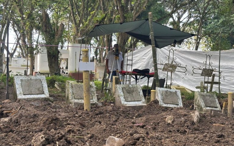 La Unidad de Búsqueda espera recuperar 10 cuerpos en el Cementerio San Antonio de Padua de Pitalito