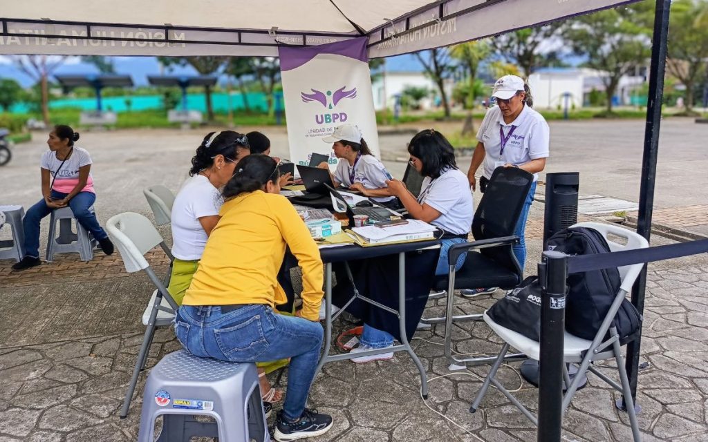 Con más de 1.200 kilómetros recorridos, La Ruta Buscadora finalizó su paso por Putumayo y comenzó su recorrido por Nariño. Durante cinco días, la oficina móvil de la Unidad de Búsqueda de Personas dadas por Desaparecidas (UBPD) visitó los municipios de Villagarzón, San Francisco, Sibundoy, Colón y Santiago, llevando una oferta completa de atención a las personas que buscan a sus seres queridos desaparecidos.
