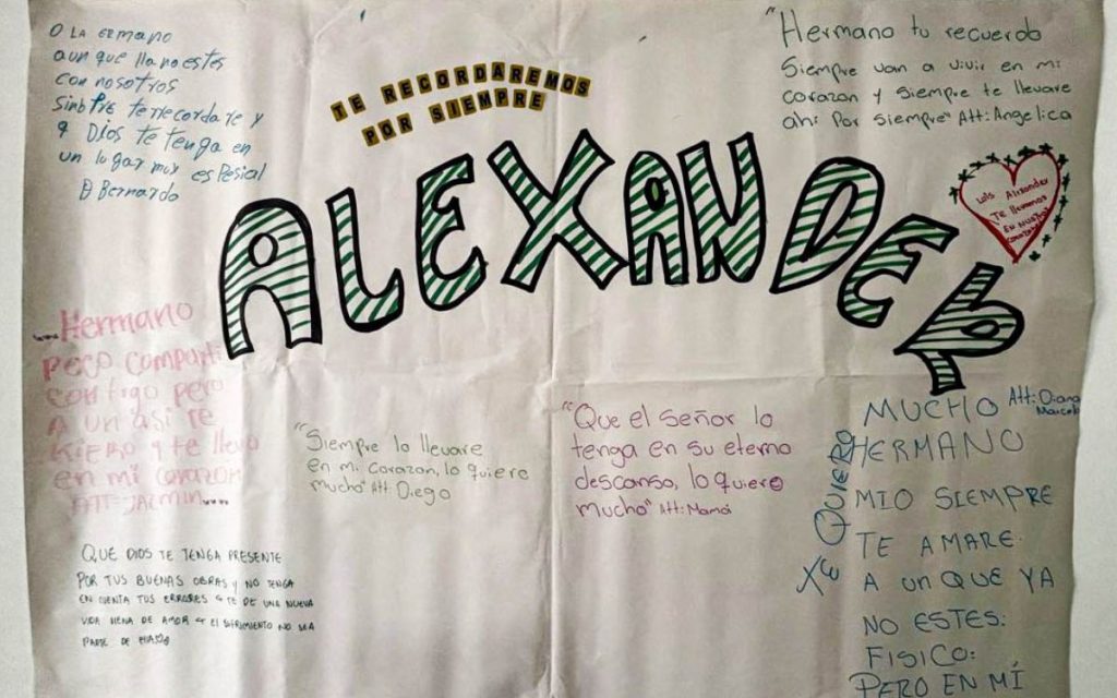 La historia de Luis Alixonder Tobón Ibarra es otra de tantas ausencias que dejaron una pregunta sin respuesta, una silla vacía en la mesa y un silencio que se hizo más pesado con el paso de los años. Una vida interrumpida para cuya familia, después de décadas de incertidumbre, terminó su larga espera, pues pudo recibirlo en condiciones de dignidad gracias a la estrategia de Búsqueda Inversa, implementada por la Unidad de Búsqueda de Personas dadas por Desaparecidas (UBPD), la Jurisdicción Especial para la Paz (JEP) y el Instituto Nacional de Medicina Legal y Ciencias Forenses.