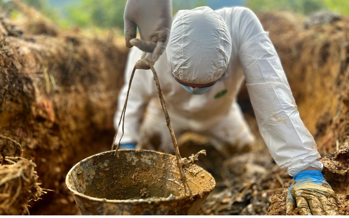 En el tránsito hacia la paz en Nariño, delegados del Gobierno Nacional, gestores de paz e integrantes del grupo armado del Frente Comuneros del Sur acompañaron las misiones humanitarias de prospección y recuperación de 23 cuerpos de personas dadas por desaparecidas en razón y en contexto del conflicto armado colombiano, labor liderada por la Unidad de Búsqueda de Personas dadas por Desaparecidas (UBPD).