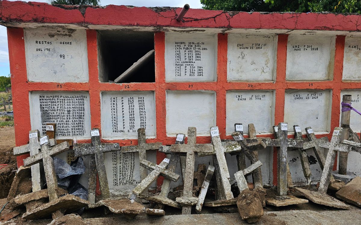 En el cementerio San Bonifacio de Ibagué, en el Tolima, el equipo forense de la Unidad de Búsqueda de Personas dadas por Desaparecidas (UBPD) ha recuperado, a la fecha, 28 cuerpos inhumados en este lugar y que están asociados a hechos relacionados al conflicto armado antes del 1 de diciembre de 2016. 