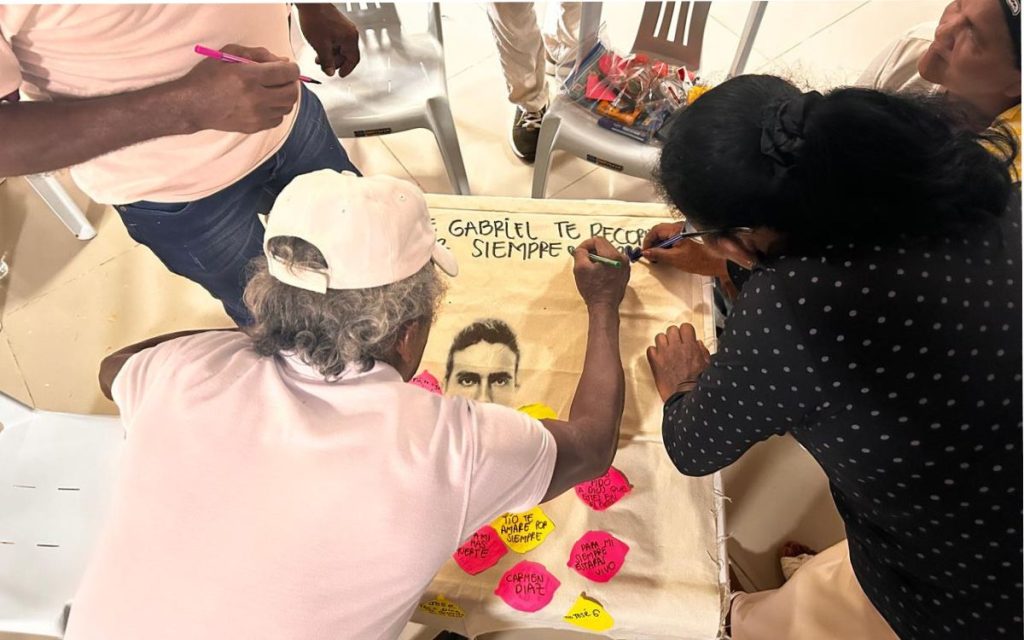 Después de 41 años, la familia de José Gabriel Medrano pudo recibir su cuerpo y así aliviar el dolor que provocó la desaparición en el marco del conflicto armado. Tras una intervención humanitaria y extrajudicial liderada por la Unidad de Búsqueda de Personas dadas por Desaparecidas (UBPD) en el cementerio municipal de San Juan del Cesar, en La Guajira, se recuperó el cuerpo de este hombre, quien había sido inhumado como persona no identificada.