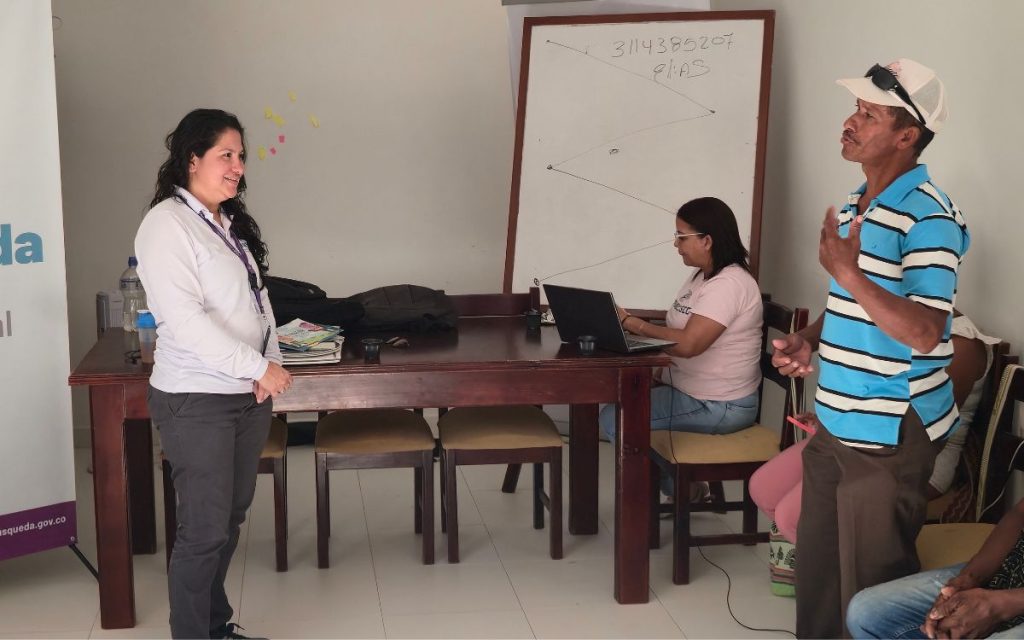 La Unidad de Búsqueda de Personas dadas por Desaparecidas (UBPD), en desarrollo del Plan Regional de Búsqueda Sur de Bolívar, llevó a cabo una jornada de atención integral en la que 22 personas que cuentan con un ser querido desaparecido y viven en esta zona del país entregaron una gota de sangre. Entre estos, los cuatro hermanos Ruiz.