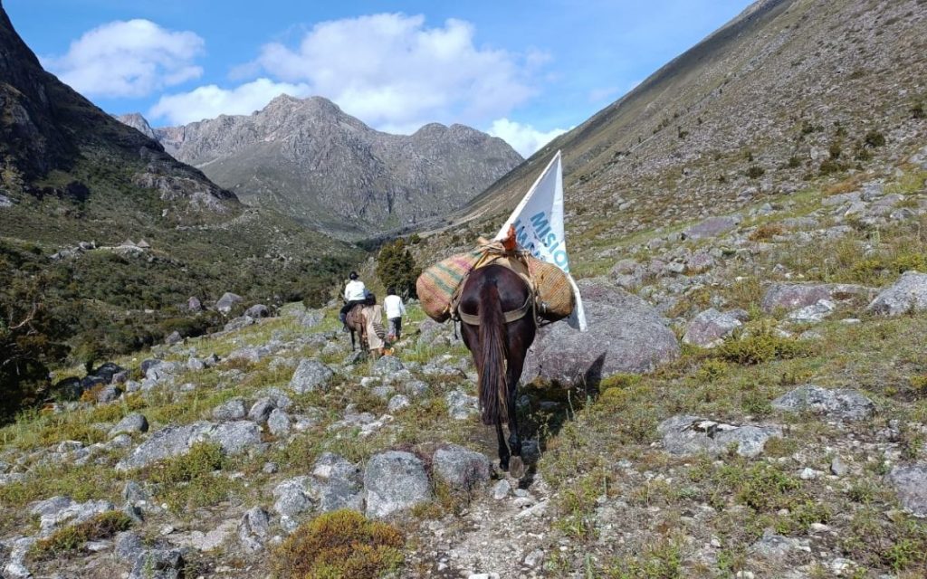 A 15 kilómetros del municipio de Fonseca, en La Guajira, está el corregimiento de Conejo, un centro poblado en el que fue inhumado a perpetuidad el cuerpo de Iguen Martínez, luego de una ceremonia culturalmente pertinente llevada a cabo por la Unidad de Búsqueda de Personas dadas por Desaparecidas (UBPD), en la cual los familiares pudieron abrazarse al cofre que contenía su cuerpo y darle el último adiós.