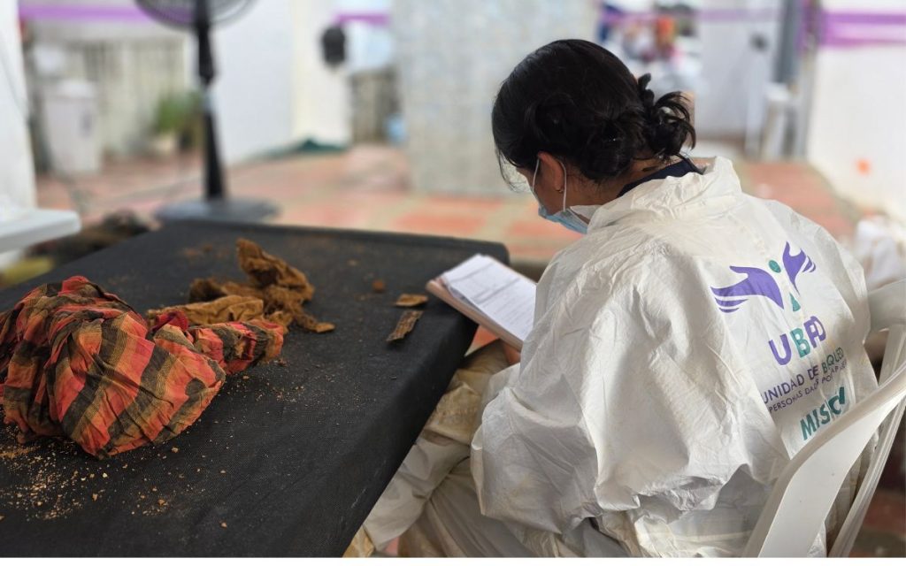 La Unidad de Búsqueda de Personas dadas por Desaparecidas (UBPD) en Córdoba finalizó con éxito la segunda intervención en el cementerio municipal Montes del Líbano, en Montelíbano. Durante nueve días, el equipo forense, mediante labores de prospección, logró recuperar cinco cuerpos que se encontraban inhumados como no identificados y que podrían corresponder a víctimas de desaparición en el contexto del conflicto armado antes del 1 de diciembre de 2016.