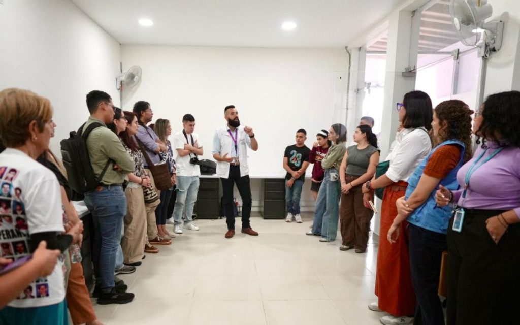 La Unidad de Búsqueda de Personas dadas por Desaparecidas (UBPD) y el Instituto Nacional de Medicina Legal y Ciencias Forenses han avanzado en el análisis conjunto de cuerpos de personas desaparecidas en el marco del conflicto armado, con el propósito de acelerar la identificación de manera más ágil y brindar respuestas a las familias que los buscan.