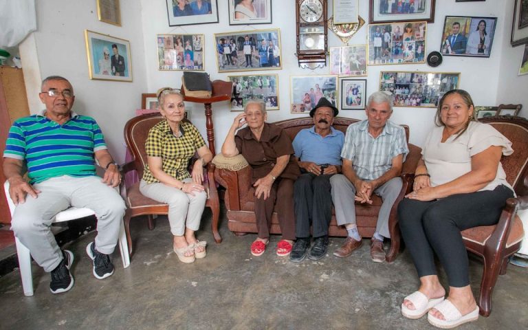 Hijos de la memoria: familias del sur del Tolima buscan cerrar un ciclo de dolor que dejó la masacre de La Siberia