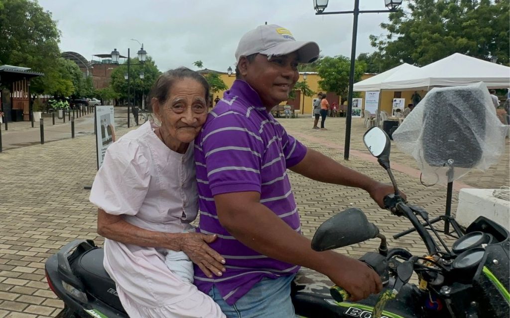 En el diccionario, su nombre significa una persona que término sus funciones o tareas y disfruta de horones por sus méritos. Pero entre los planes de Emérita García Mojica no está dejar de buscar a su hija desaparecida en Becerril, en el departemento del Cesar, a causa del conflicto armado. Es el mayor logro que quiere alcanzar. A sus 101 años tiene una lucidez que le permite mantener viva la esperanza en la búsqueda de Edilma Rodríguez, de quien no se sabe su paradero hace 24 años.