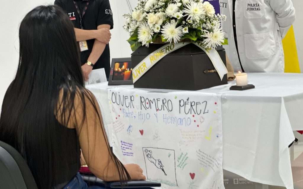 Con tan solo 4 años, en el año 2002, Neyla Romero empezó a transitar el camino de la búsqueda al perder a su padre, Óliver Romero Pérez. Junto con su hermana menor y con el acompañamiento de su familia, ella mantuvo viva la esperanza de volver a estar al lado de su papá.