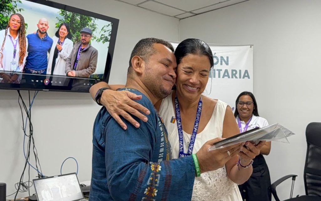 La Unidad de Búsqueda de Personas dadas por Desaparecidas (UBPD) recuperó el cuerpo de Jáder Montalvo Peña en el municipio de Sincé, en Sucre, y un mes despúes lo entregó de manera digna a su familia, proveniente de Colosó, en la región de los Montes de María.