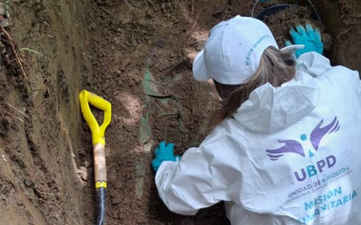 La Unidad de Búsqueda de Personas dadas por Desaparecidas (UBPD) logró la recuperación humanitaria de un cuerpo que, según la información orientada, podría corresponder a ese joven cuya familia, y en especial su madre, nunca perdió la esperanza de volverlo a ver.