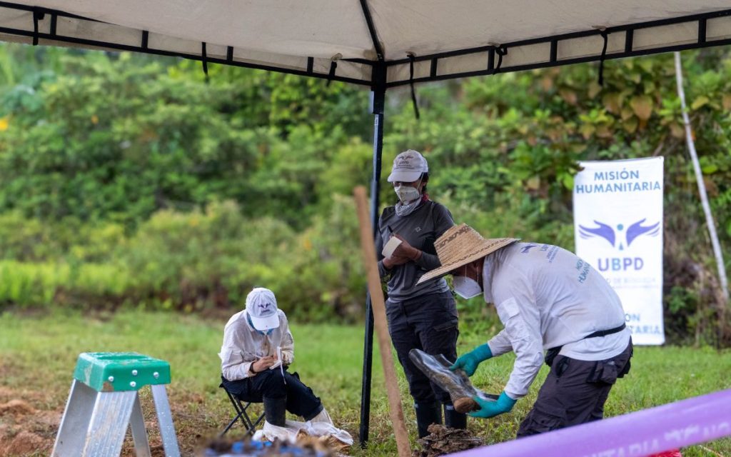 Durante cinco días, la Unidad de Búsqueda de Personas dadas por Desaparecidas (UBPD) realizó una intervención forense en el Parque Cementerio Crematorio Jardines de Paz, ubicado en Florencia, la capital de Caquetá. Esta acción humanitaria y extrajudicial permitió la recuperación de seis cuerpos que corresponderían a personas desaparecidas en diferentes departamentos del país.