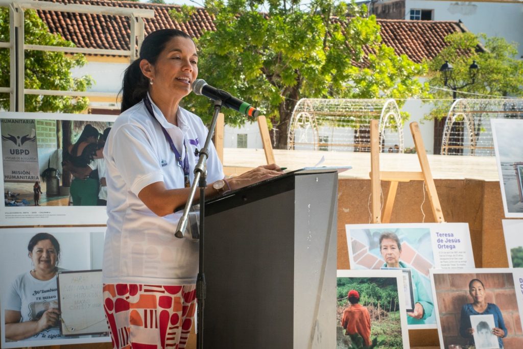 Con un balance positivo, La Ruta Buscadora cerró su recorrido por todo el país. Se trata de una estrategia de la Unidad de Búsqueda de Personas dadas por Desaparecidas (UBPD) ideada para brindar atención a las comunidades de municipios donde la entidad no está permanentemente. En su recorrido de más de 3.000 kilómetros por el norte del país, esta unidad móvil logró impulsar 336 solicitudes de búsqueda, adelantar 2.070 acciones pedagógicas y atender a 506 personas buscadoras. 