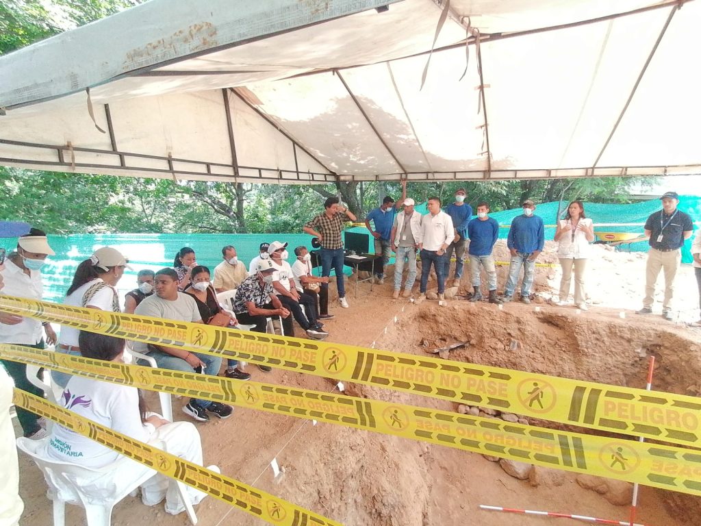 La entrega digna, que se realizará conforme a los deseos de sus familiares, representa un avance concreto de la articulación del Sistema Integral para la Paz. En agosto de 2024, Saulo fue incluido en el trámite de la medida cautelar emitida en el marco del Subcaso Costa Caribe del Caso 03, orientada a proteger los cuerpos sin identificar que se encontraban en los cementerios de Valledupar, donde se presume podrían reposar personas desaparecidas acreditadas en el subcaso.