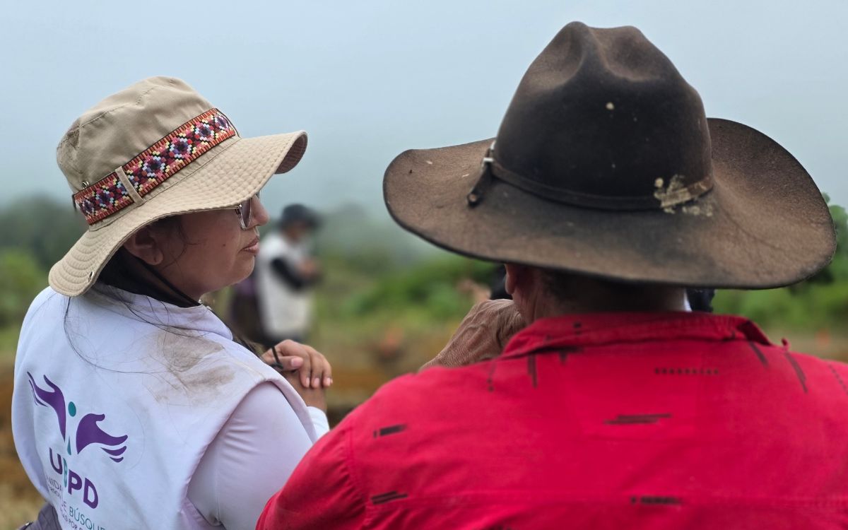 La Unidad de Búsqueda de Personas dadas por Desaparecidas (UBPD) reconoce a los aportantes de información como actores decisivos para avanzar en la búsqueda humanitaria en el departamento del Meta, el segundo con más registros de personas desaparecidas en el marco del conflicto armado en el país. Son quienes, desde distintos lugares y experiencias, han entregado datos que permiten ubicar posibles lugares de interés forense.