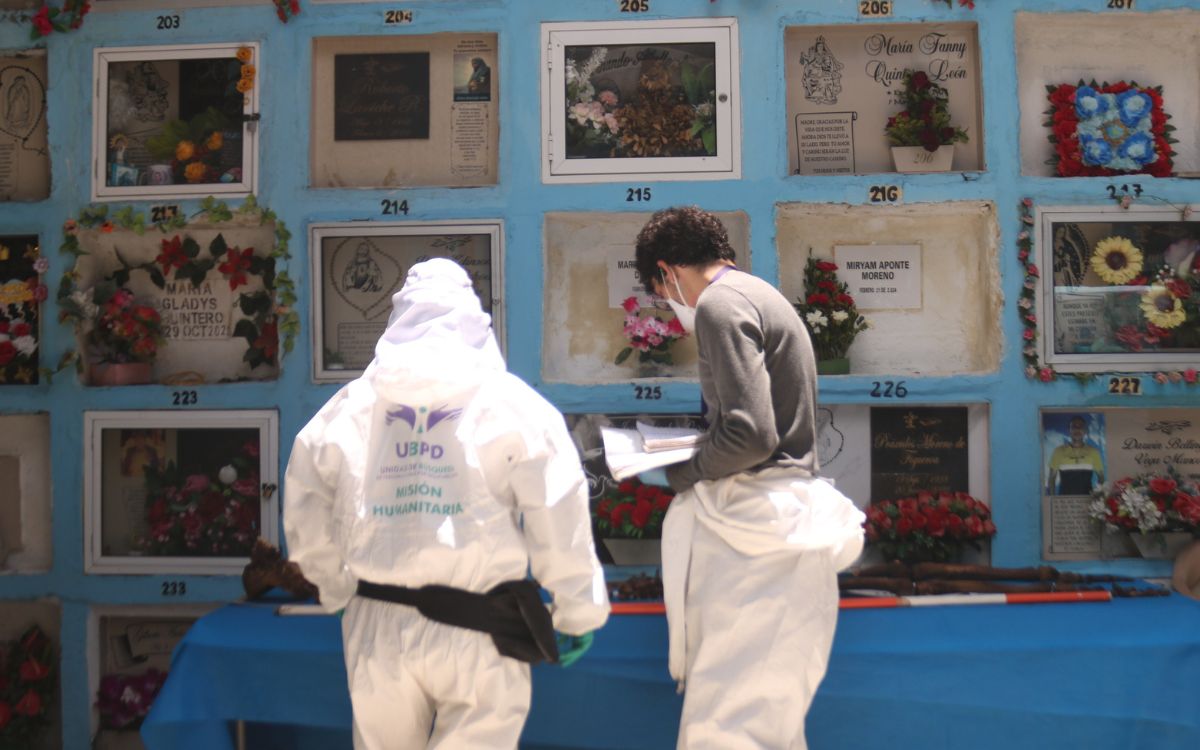 Nicolás Stiven Arango nació el 28 de marzo de 1966 en Palmira, Valle del Cauca, el mismo municipio en el que años más tarde presuntamente fue desaparecido por causas relacionadas con el conflicto armado que durante décadas se ha presentado en el país. Hoy su cuerpo se encuentra identificado y permanece en un cementerio del departamento, esperando a que alguno de sus seres queridos pueda recibirlo para regresar a casa.