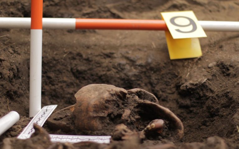 Así se buscan a los desaparecidos en el cementerio de Palmira, en el Valle del Cauca