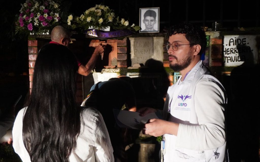 Con el objetivo de cerrar la brecha entre las 1.231 solicitudes de búsqueda y las 2.497 personas dadas por desaparecidas en el departamento de Arauca y el municipio de Cubará, en Boyacá, la Unidad de Búsqueda de Personas dadas por Desaparecidas (UBPD) fortalece durante 2026 su trabajo humanitario y extrajudicial centrado en el acercamiento directo con las comunidades y el fortalecimiento de la confianza con la entidad.