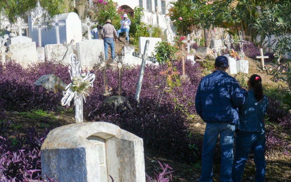 En el marco de su mandato humanitario y extrajudicial, la Unidad de Búsqueda de Personas dadas por Desaparecidas (UBPD) realizó la primera intervención forense en la provincia de Gutierrez, en el norte de Boyacá, lo que permitió la recuperación de dos cuerpos de personas dadas por desaparecidas en el contexto del conflicto armado. Este hito representa un avance importante en los procesos de búsqueda en el departamento y reafirma el compromiso de la UBPD con territorios históricamente afectados por el conflicto armado.