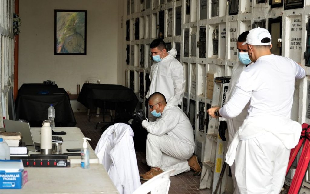 Entre el 16 de febrero y el 4 de marzo de 2026, un equipo forense de la Unidad de Búsqueda de Personas dadas por Desaparecidas (UBPD) realizará la intervención del cementerio municipal de Copacabana, en Antioquia, para recuperar cuerpos no identificados que corresponderían a personas desaparecidas en hechos del conflicto armado en el Valle de Aburrá y otras zonas del departamento.